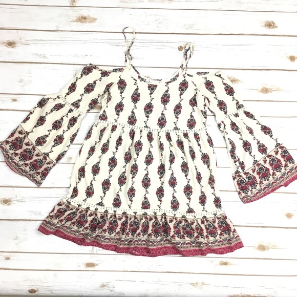 En Creme Cold Shoulder Babydoll Dress - Picture 3 of 5